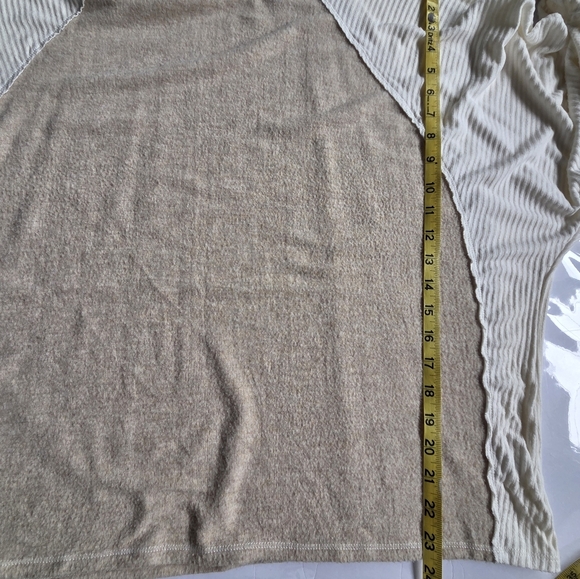 Bordeux Cream and Tan Turtleneck Sweater - Picture 8 of 8